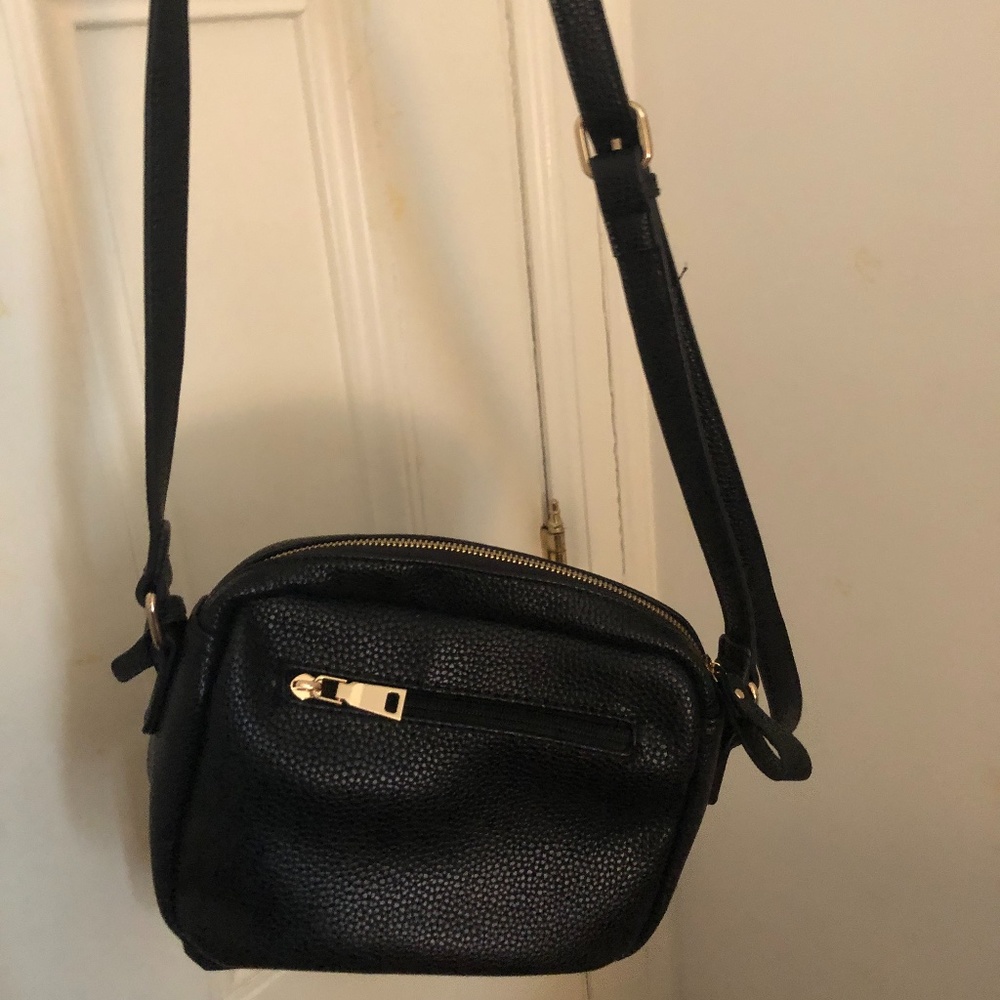 La Diva black purse